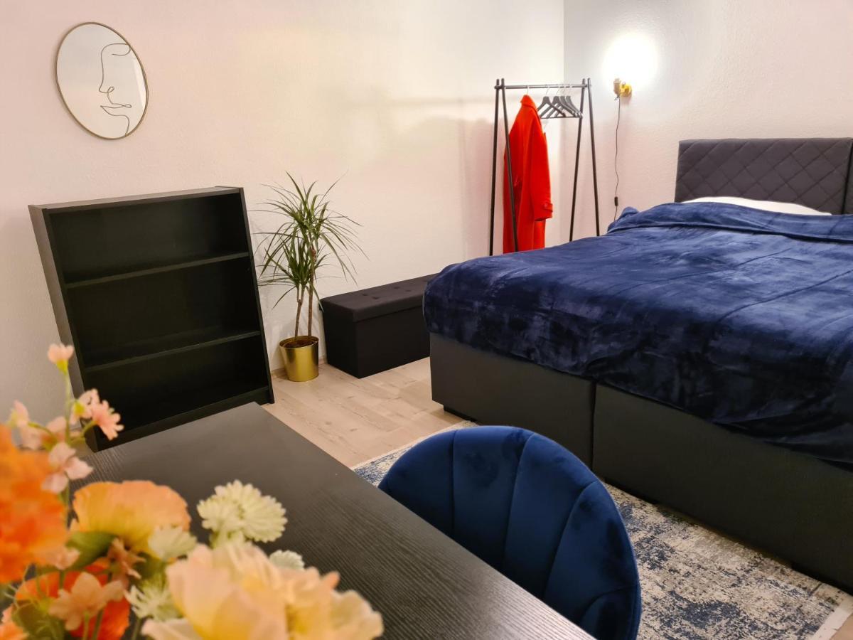 Theox Apartment No 6 Royal Blue Fuer 4 Personen Mannheim Bagian luar foto